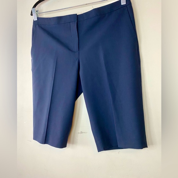 THEORY Navy Blue Virgin Wool Bermuda Shorts Size 8 - Picture 4 of 7